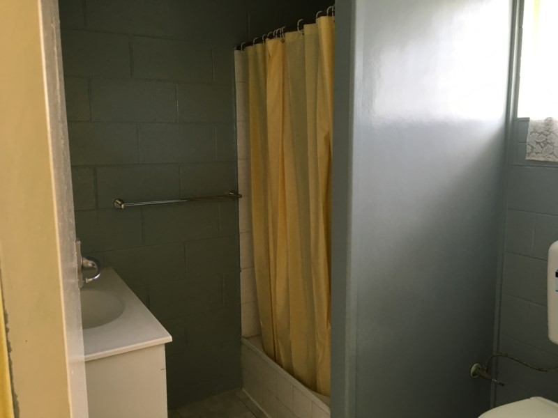 1/42 and 3 Range Road, Sarina QLD 4737