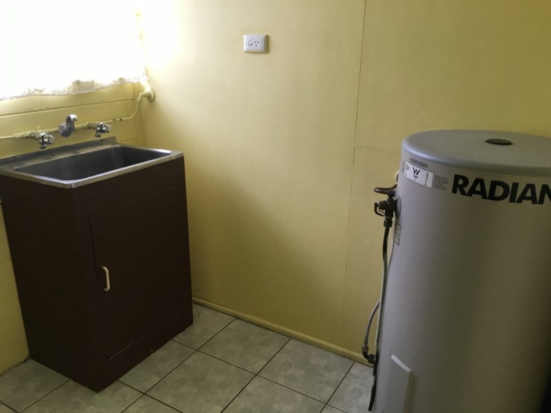 1/42 and 3 Range Road, Sarina QLD 4737