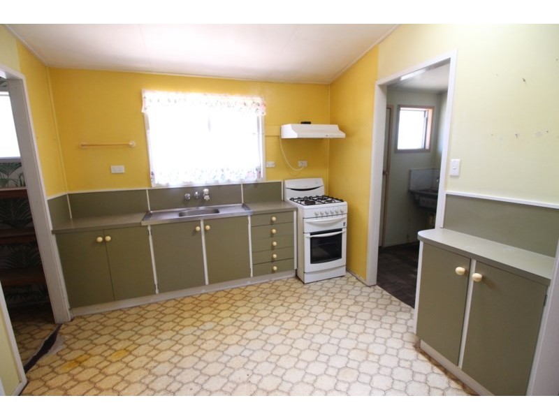 5 Poole Street, Sarina Beach QLD 4737