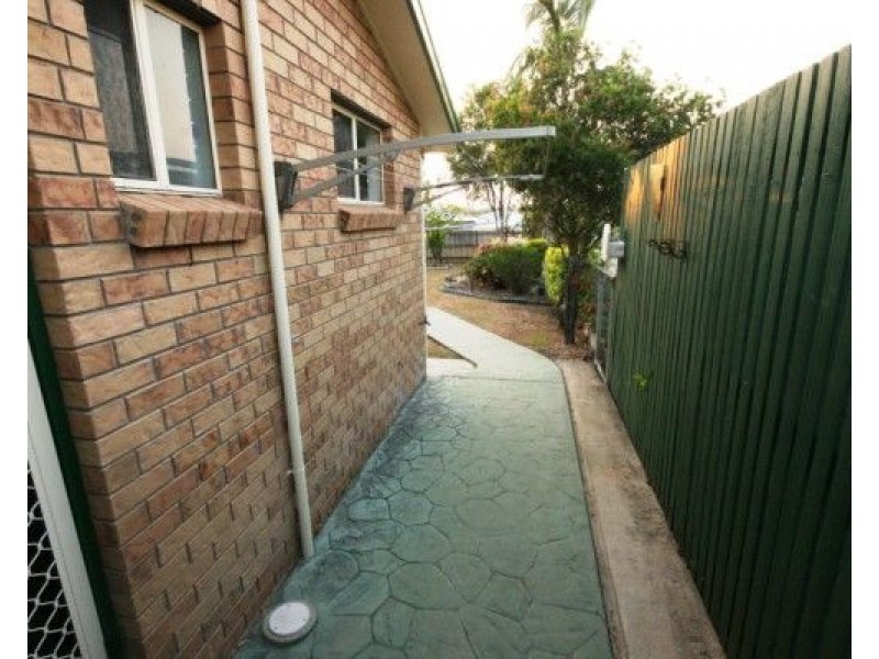 35 Cemetery Road, Sarina QLD 4737