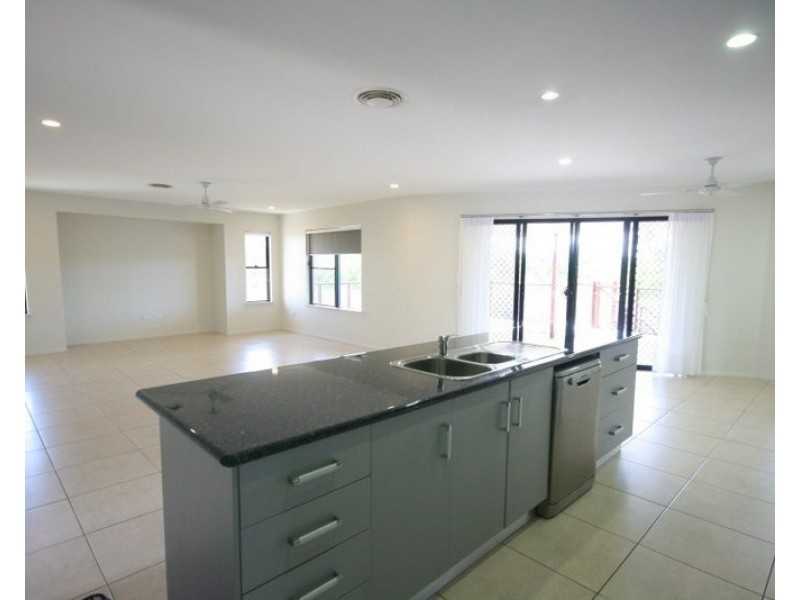 32 Morris, Campwin Beach QLD 4737