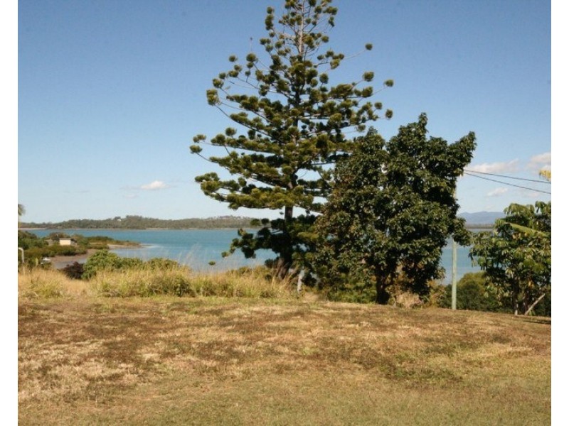20 Pop Petersen, Sarina Beach QLD 4737