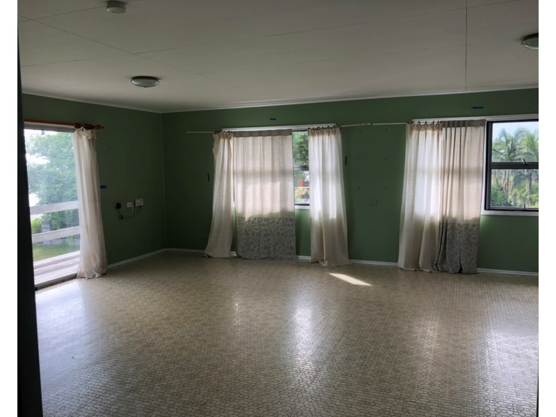 20 Pop Petersen, Sarina Beach QLD 4737