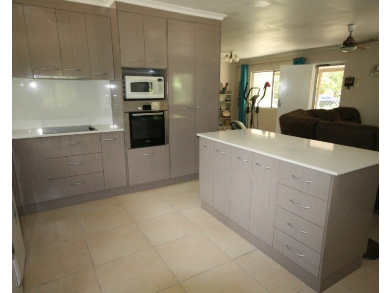 11 Theresa Court, Armstrong Beach QLD 4737