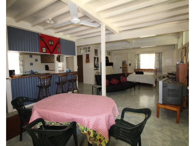 15 Crescent Street, Armstrong Beach QLD 4737