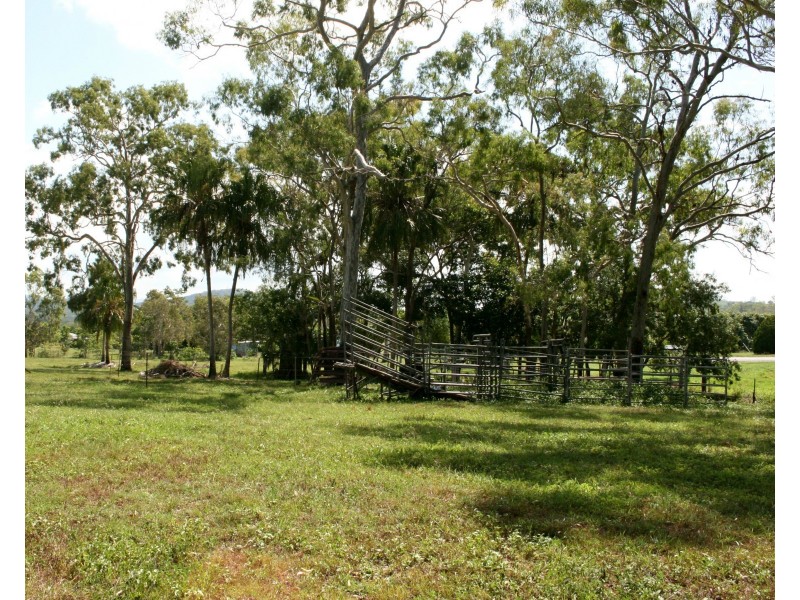 896 Sarina Beach Road, Sarina Beach QLD 4737