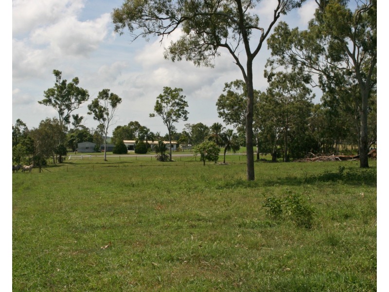 896 Sarina Beach Road, Sarina Beach QLD 4737