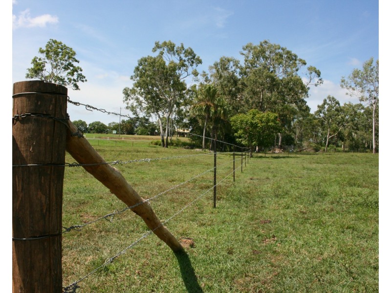 896 Sarina Beach Road, Sarina Beach QLD 4737