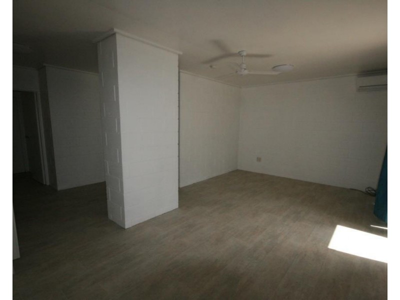 2/15 Anzac Street, Sarina QLD 4737