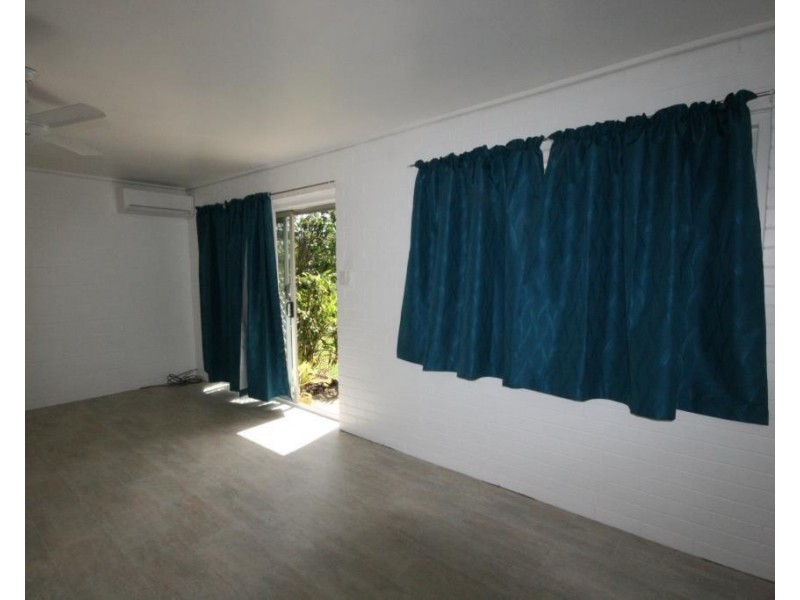 2/15 Anzac Street, Sarina QLD 4737