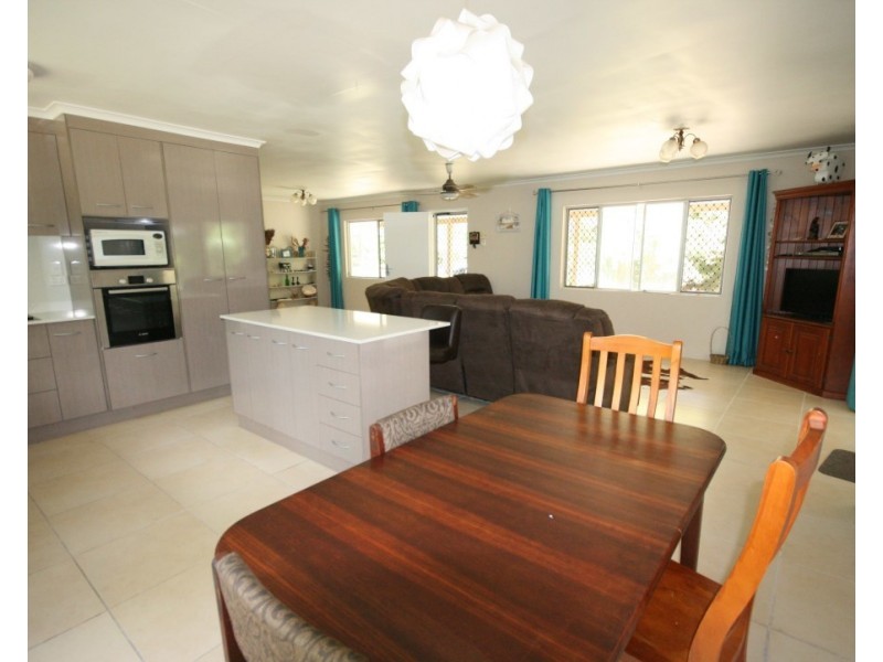 11 Theresa Court, Armstrong Beach QLD 4737