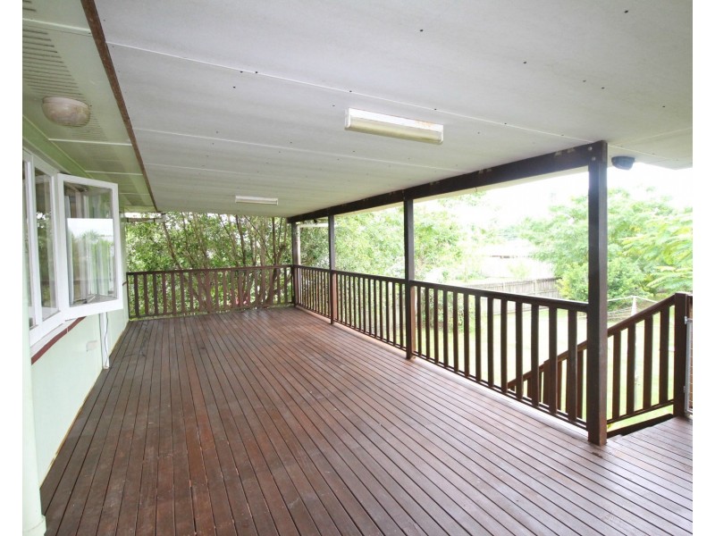 40 Place Avenue, Sarina QLD 4737