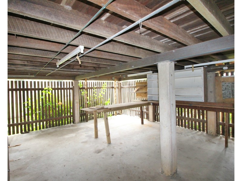 40 Place Avenue, Sarina QLD 4737