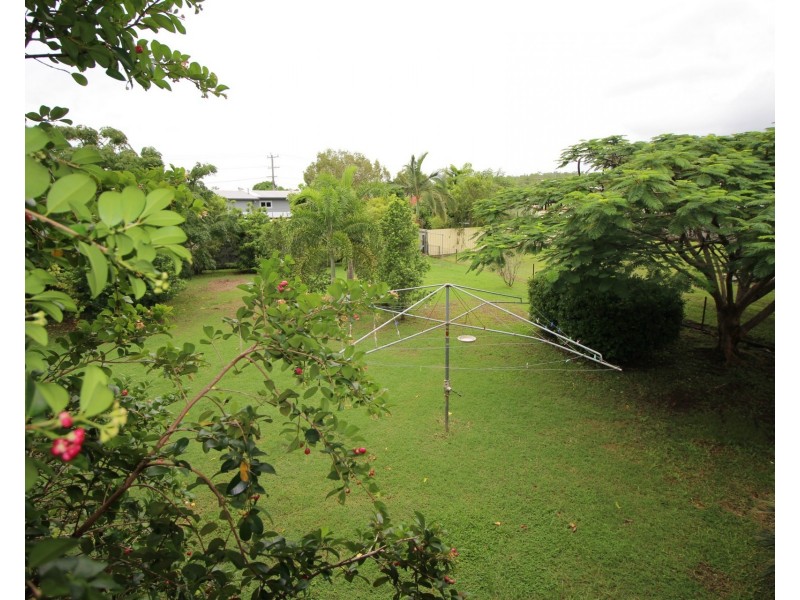 40 Place Avenue, Sarina QLD 4737