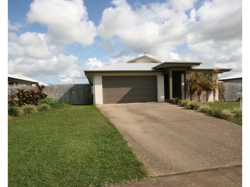 11 Millenuim Drive, Sarina QLD 4737