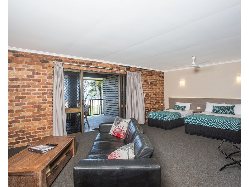 44 Owen Jenkins Drive, Sarina Beach QLD 4737