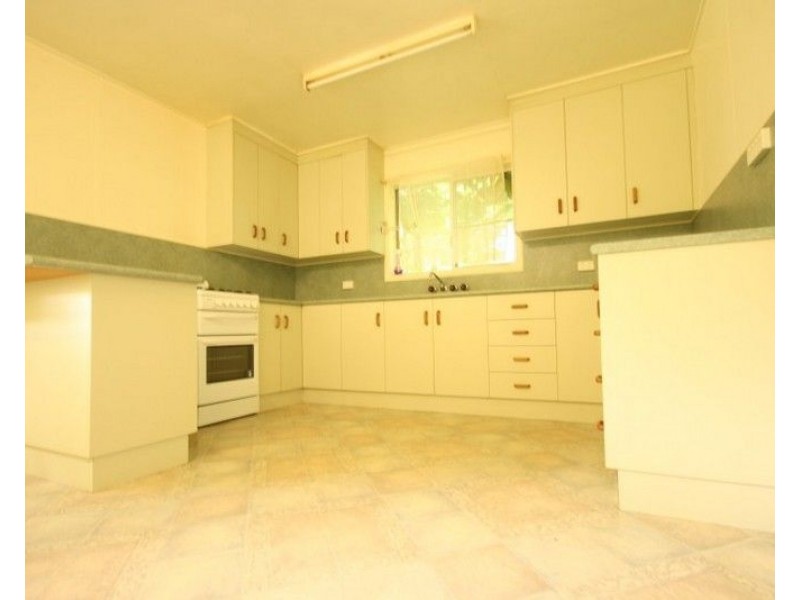 54 Crescent, Armstrong Beach QLD 4737