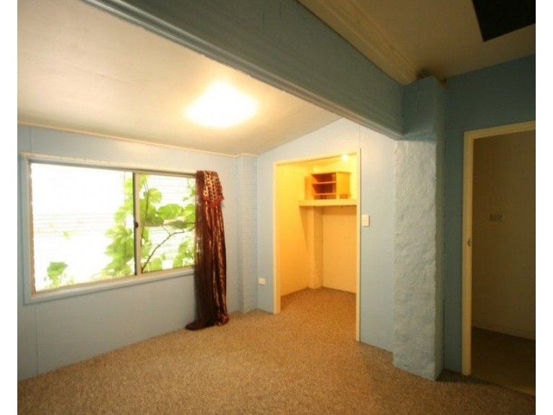 54 Crescent, Armstrong Beach QLD 4737