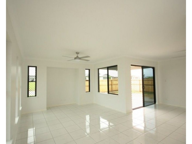 2 Ocean Court, Sarina QLD 4737