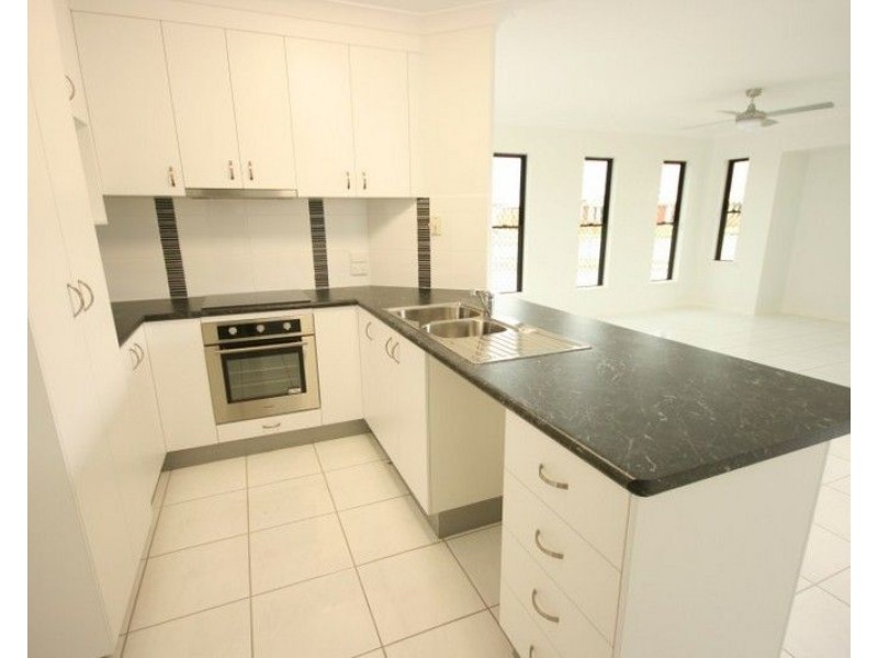 2 Ocean Court, Sarina QLD 4737