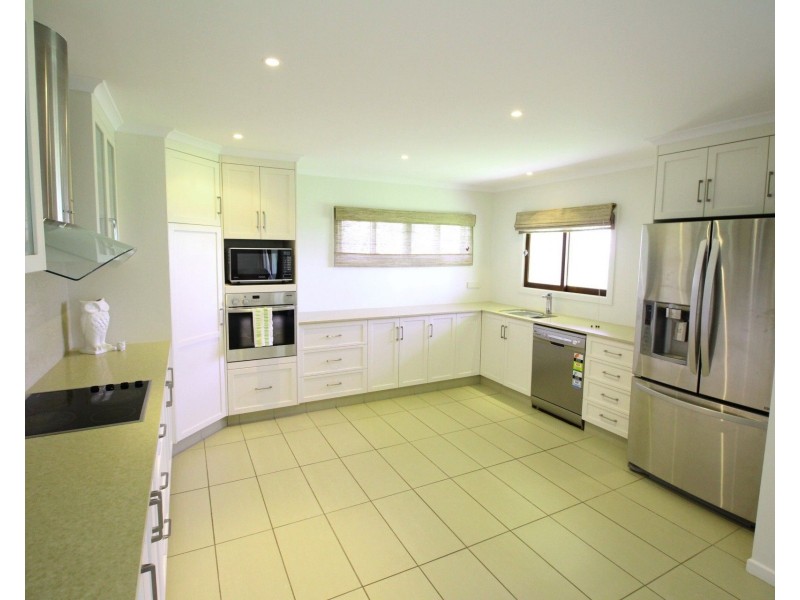 26 Owen Jenkins Drive, Sarina Beach QLD 4737