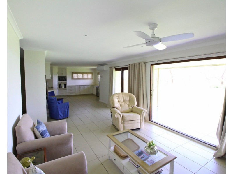 26 Owen Jenkins Drive, Sarina Beach QLD 4737