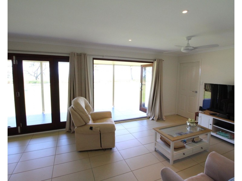 26 Owen Jenkins Drive, Sarina Beach QLD 4737
