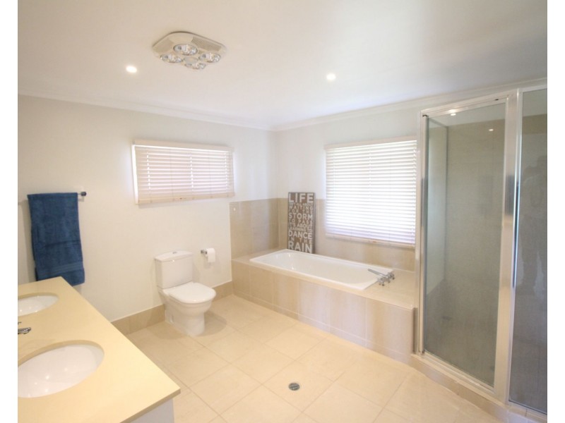 26 Owen Jenkins Drive, Sarina Beach QLD 4737