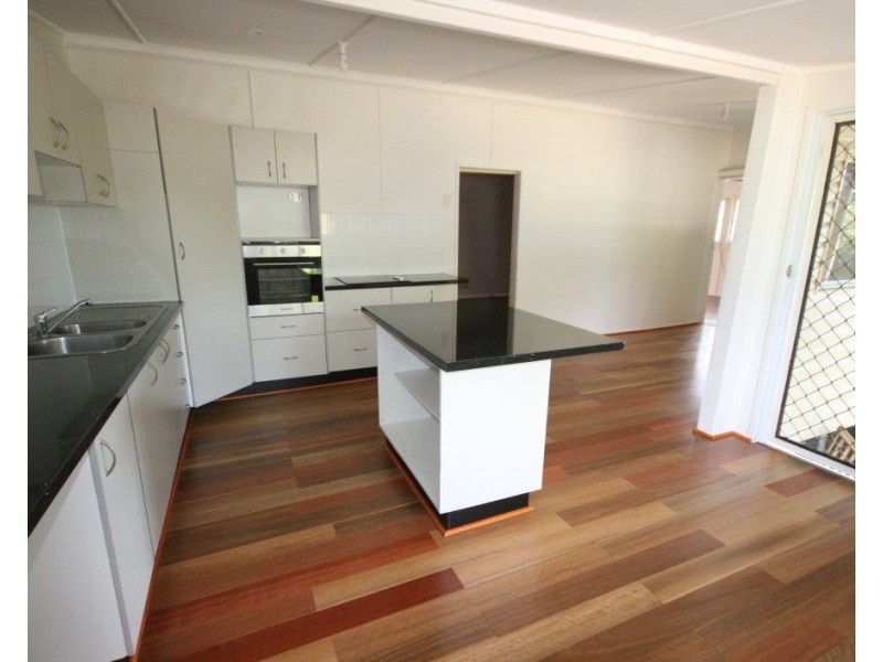 27 Leslie Street, Sarina QLD 4737