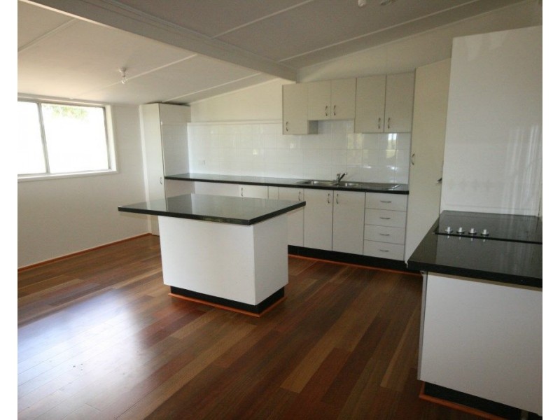 27 Leslie Street, Sarina QLD 4737