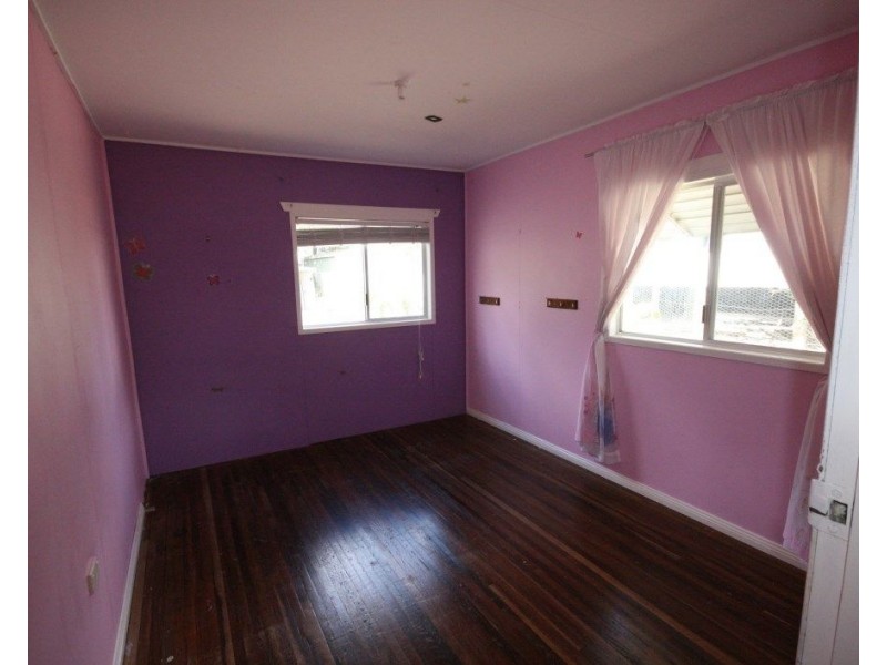 27 Leslie Street, Sarina QLD 4737