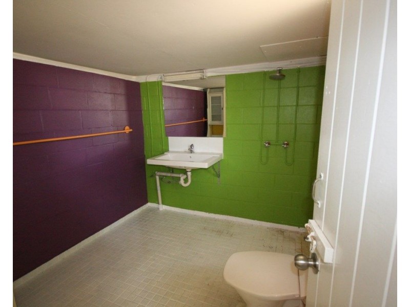 27 Leslie Street, Sarina QLD 4737