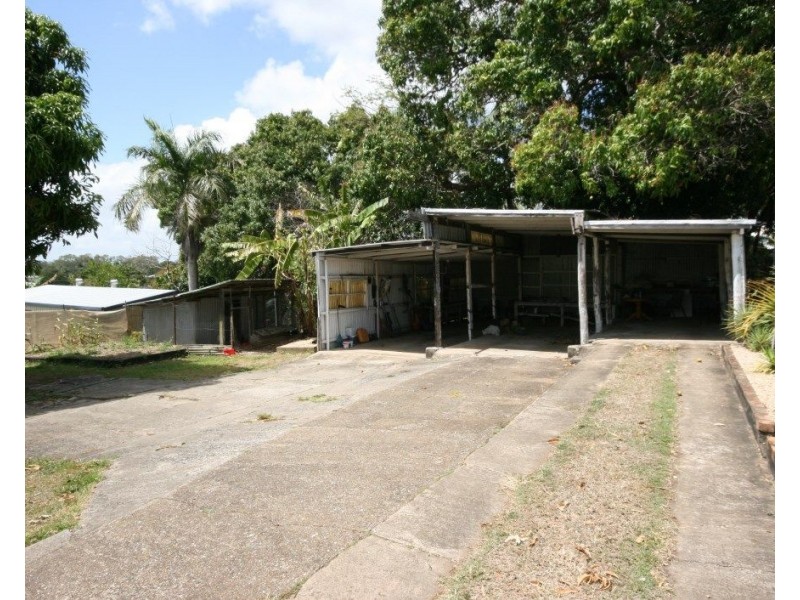 27 Leslie Street, Sarina QLD 4737