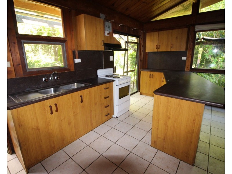 1 Kataryn Avenue, Grasstree Beach QLD 4740
