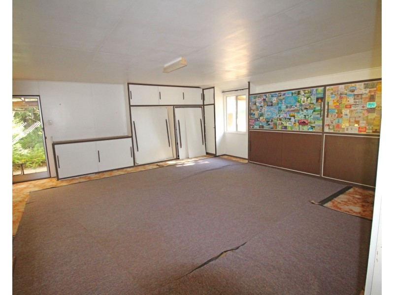 1 Kataryn Avenue, Grasstree Beach QLD 4740