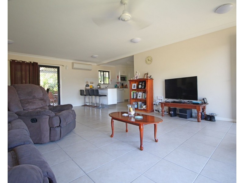 33 Poole Street, Sarina Beach QLD 4737