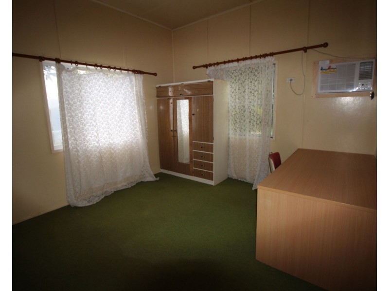 18 Hill Street, Sarina QLD 4737