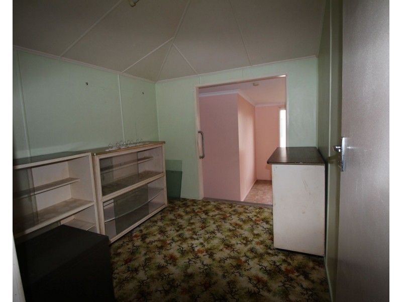 18 Hill Street, Sarina QLD 4737