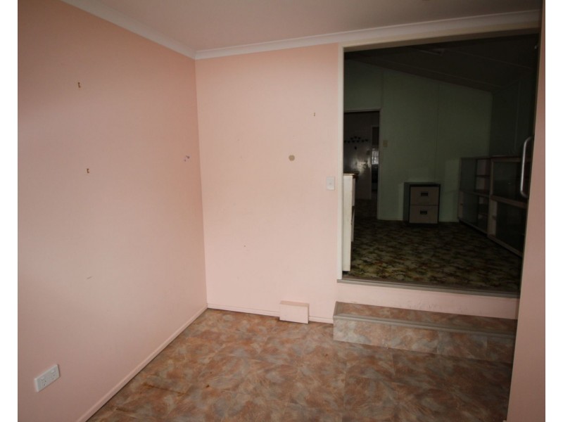 18 Hill Street, Sarina QLD 4737