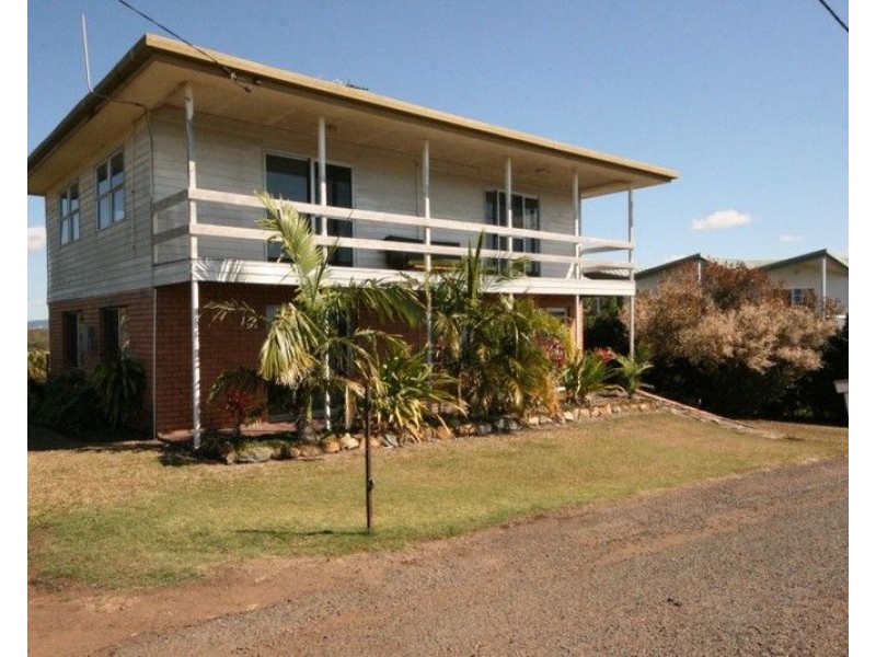 20 Pop Petersen, Sarina Beach QLD 4737