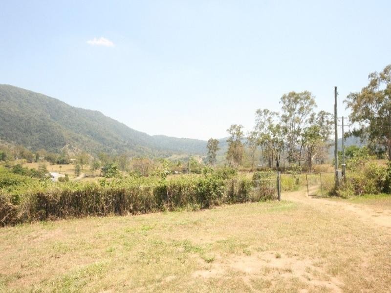 5 Middle Creek Dam Road, Sarina QLD 4737