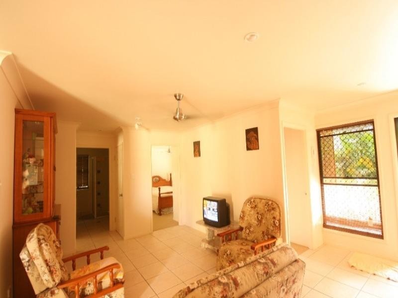 4/5 East Street, Sarina QLD 4737