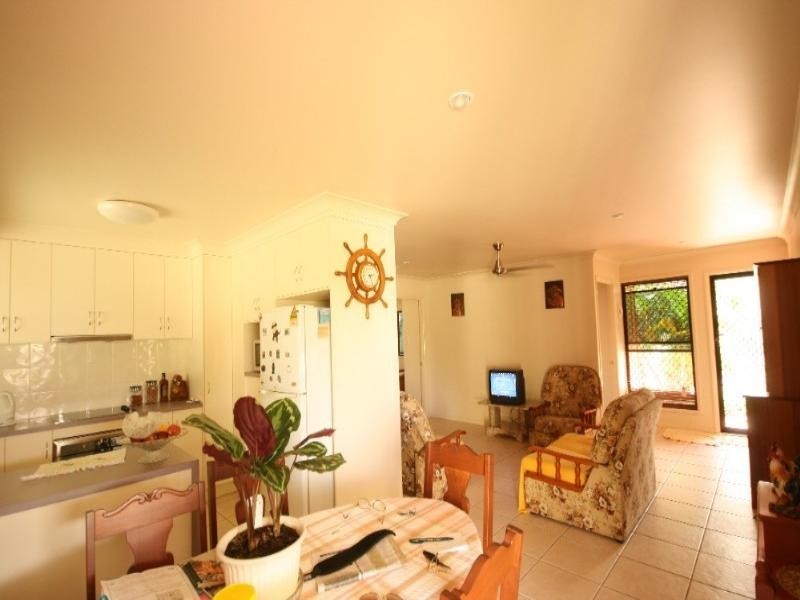 4/5 East Street, Sarina QLD 4737