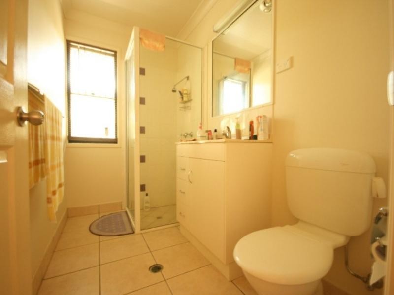 4/5 East Street, Sarina QLD 4737