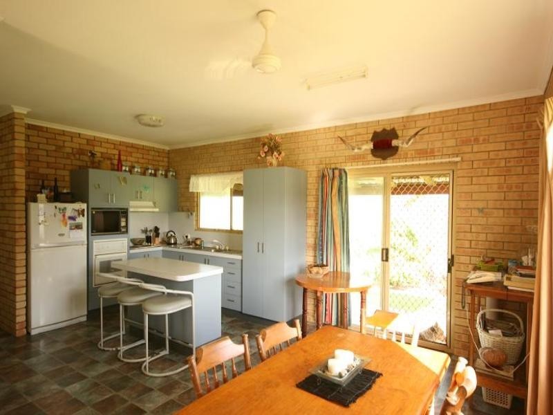 17 Coleshill Drive, Sarina QLD 4737