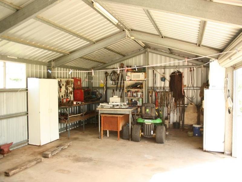 17 Coleshill Drive, Sarina QLD 4737