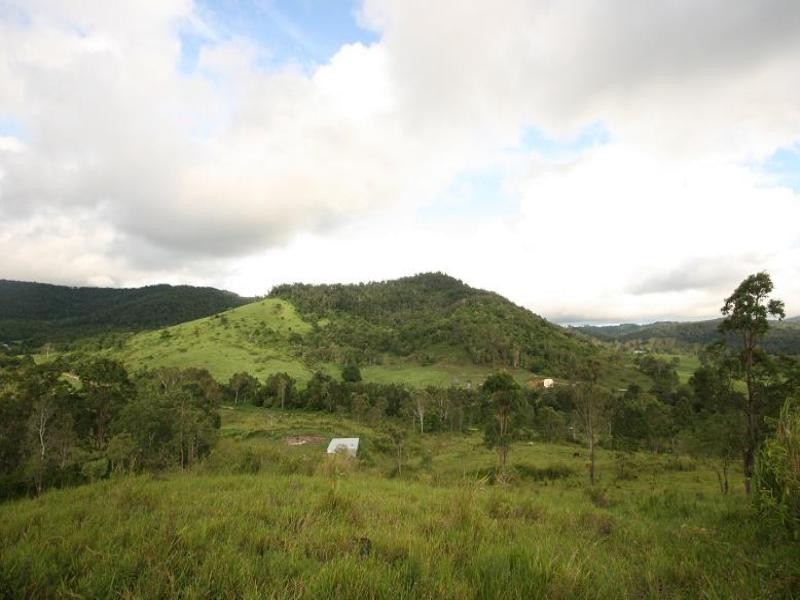 2 Oakey Creek Road, Sarina QLD 4737