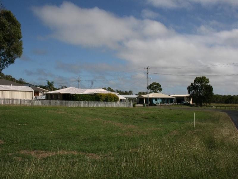 1 Brooksfield Drive, Sarina Beach QLD 4737
