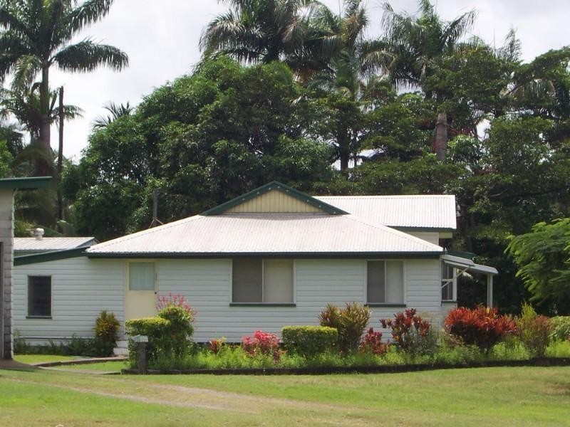 64 Range Road, Sarina QLD 4737