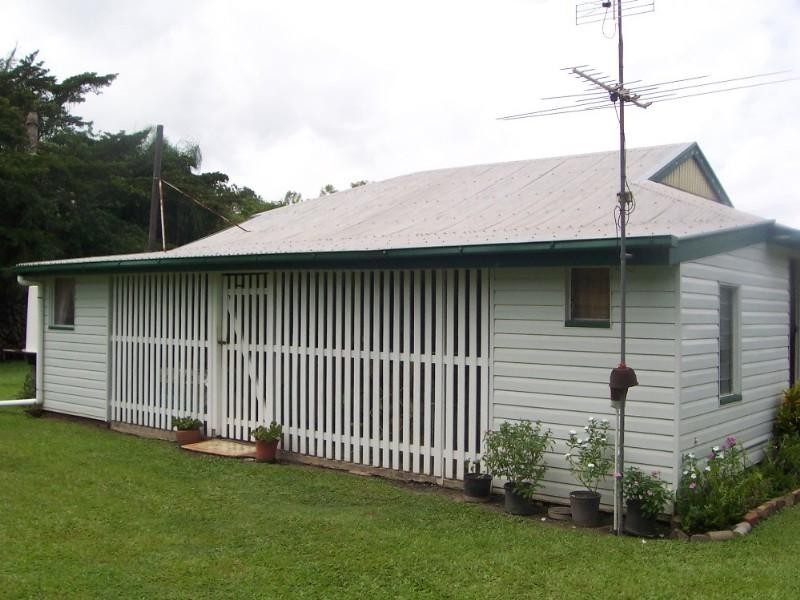 64 Range Road, Sarina QLD 4737